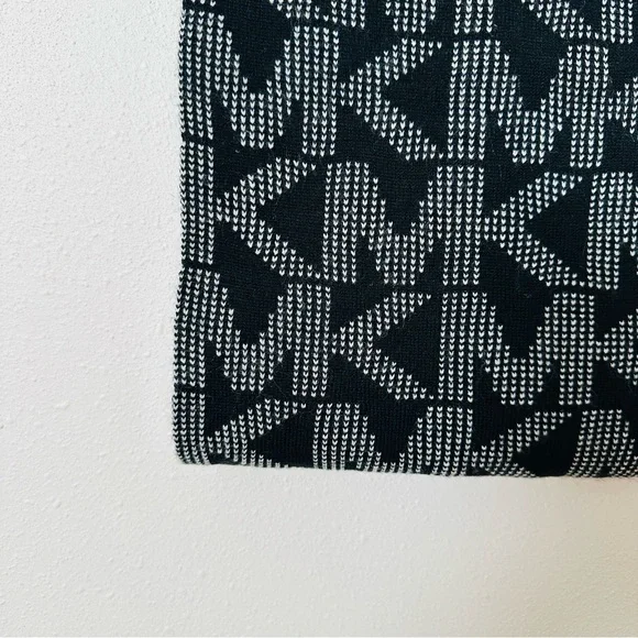 Michael Kors Scarf Reversible Black White One Size Infinity Loop MK - Picture 3 of 6